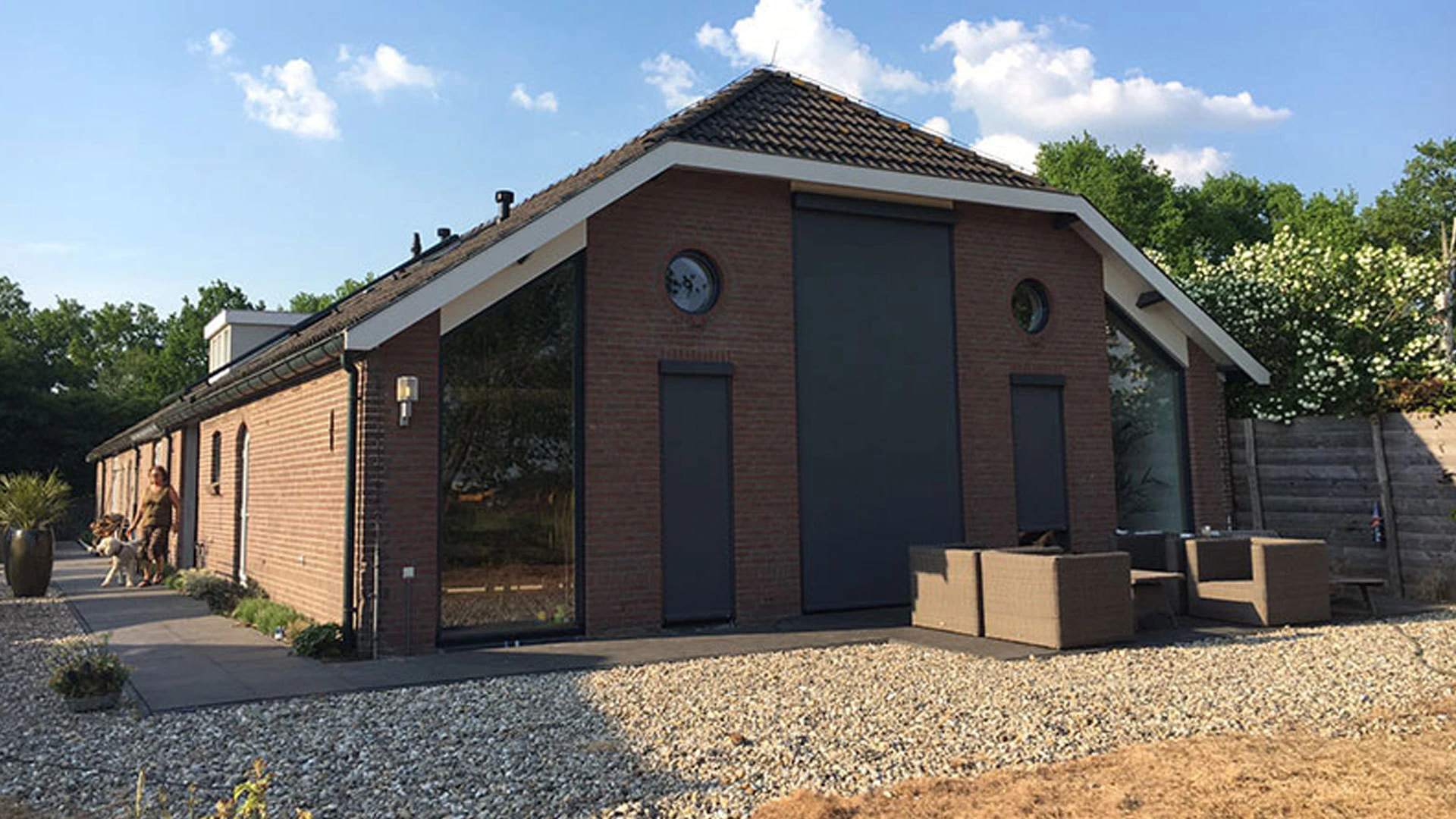 Inspiratie - Rolluiken voor monumentale boerderij